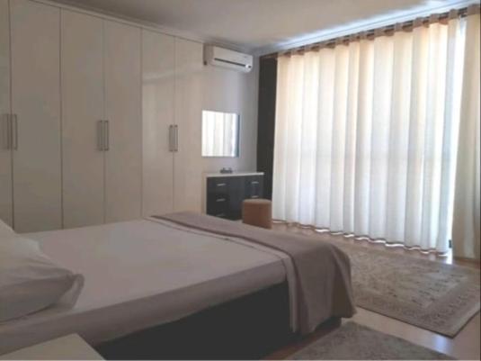 Erina Luxury Apartment Tirana Exteriör bild